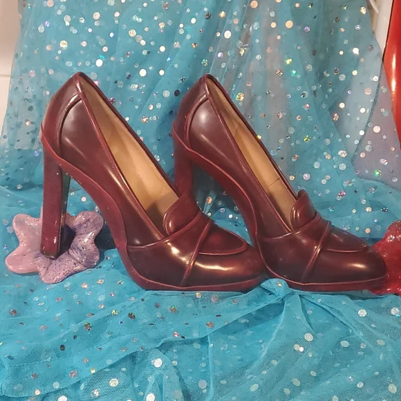 Salvatore Ferragamo Heels Shade of Red - Picture 4 of 15